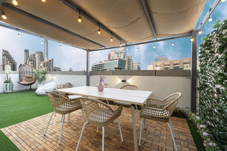 Next House - DownTown Views Hostel