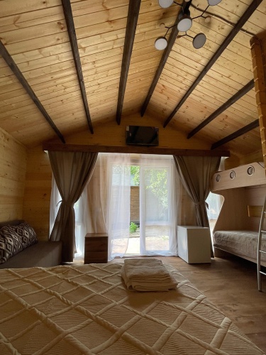 Sextuple Family Cottage with view
