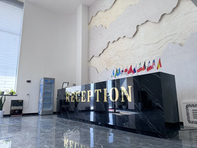 Parvoz Hotel