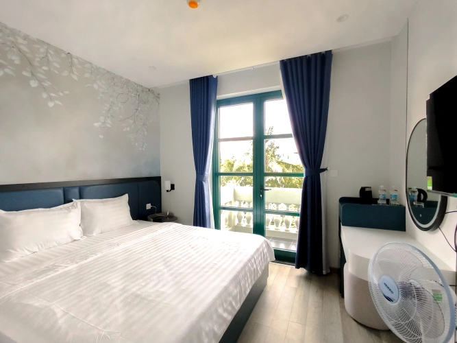 Standard Double room with balcony and with courtyard view