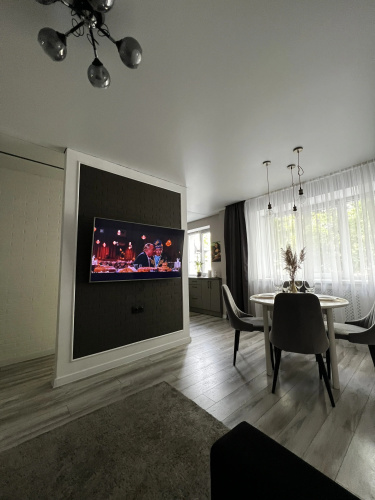 Dizaynerskaya Yevrodvushka Tsentr Flat