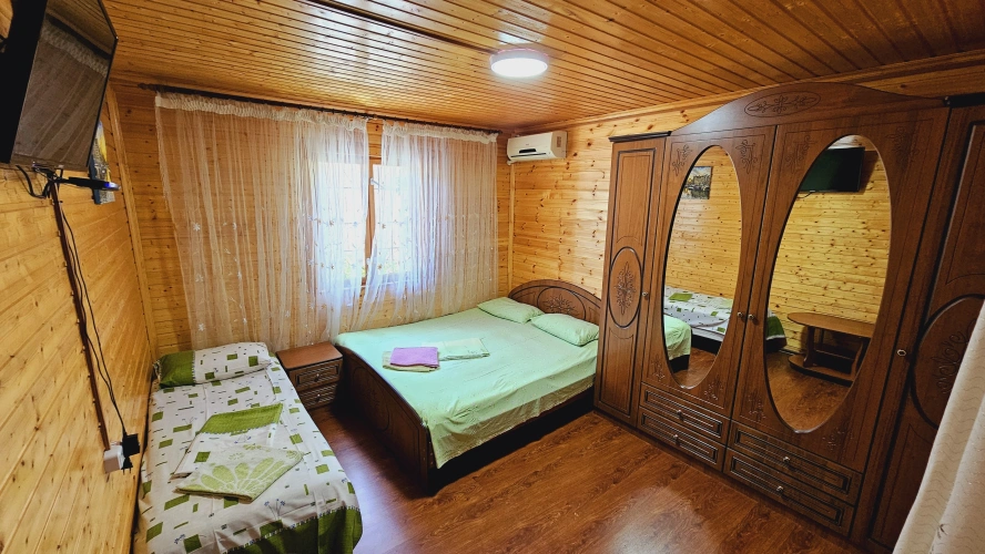 Standard Triple room