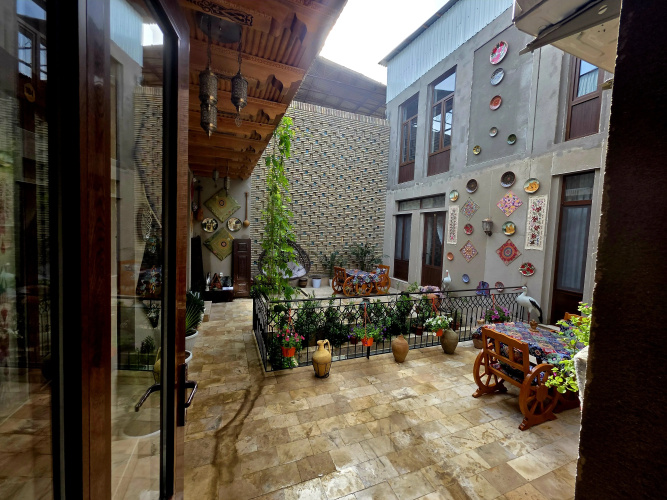 Gulnaraxanum Hotel