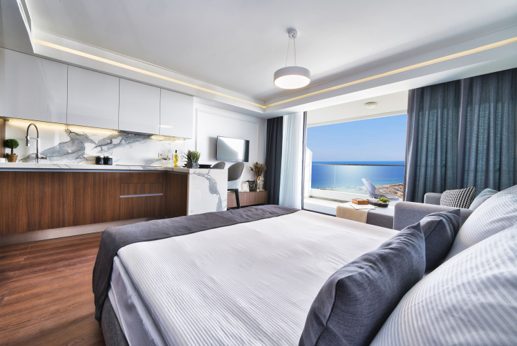 Studio with balcony and with sea view