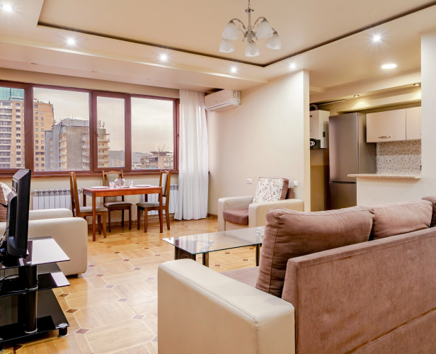 Apartamenty 2br/near Opera/overlooking Yerevan/selfenter/keygo 24