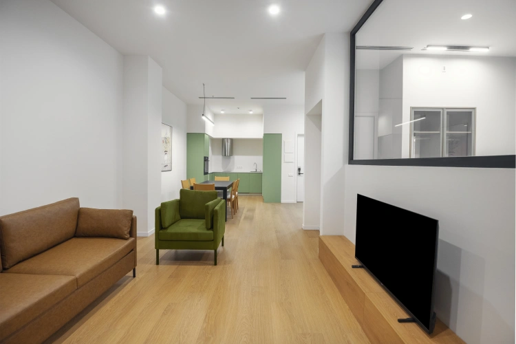 2 Bedrooms Quadruple Apartment with balcony