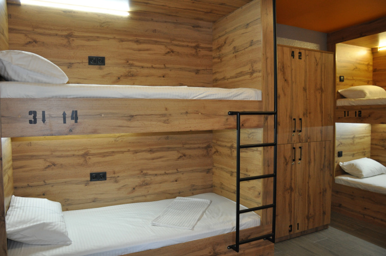 Full House Capsule Hostel