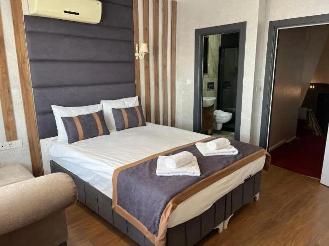 Standard Double room with city view