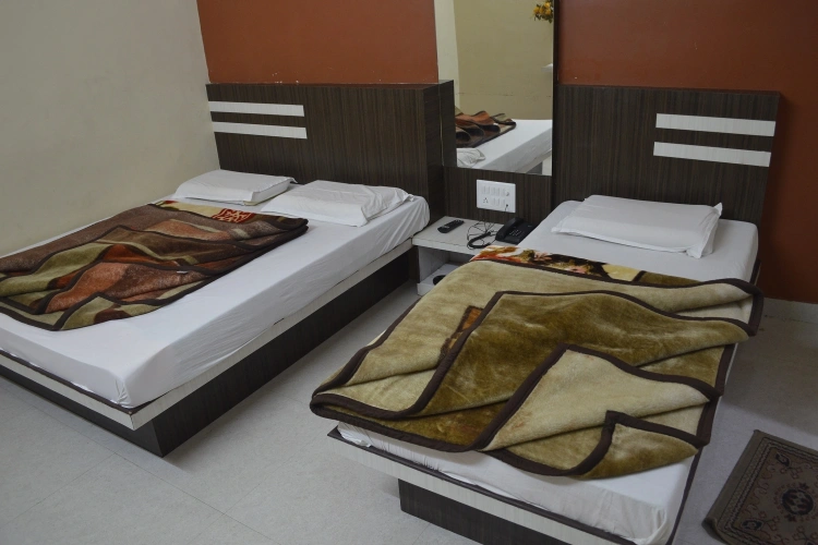 Standard Triple room