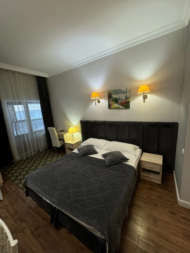 Aruna Hotel