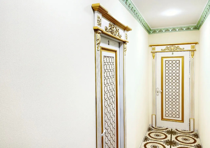 Shom East Hotel