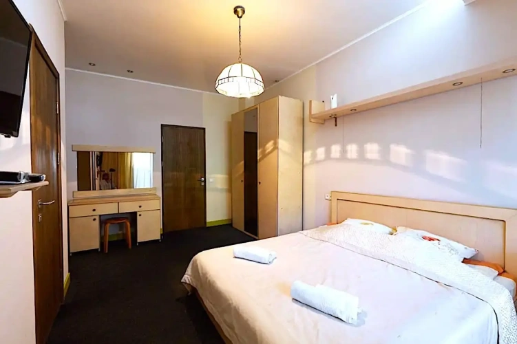 2 Bedrooms Standard Family room with balcony and with view