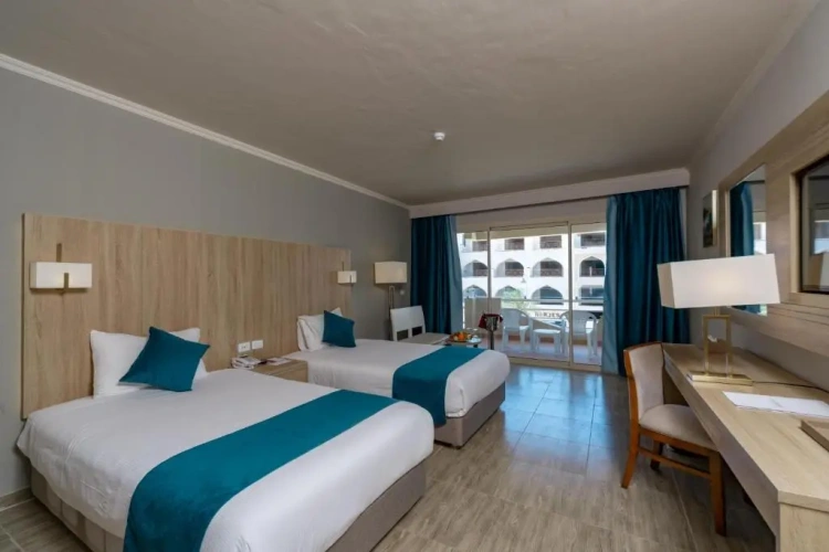 Superior Double room with partial sea view