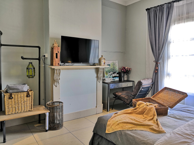 Summers' Holiday Inn Mini-Hotel