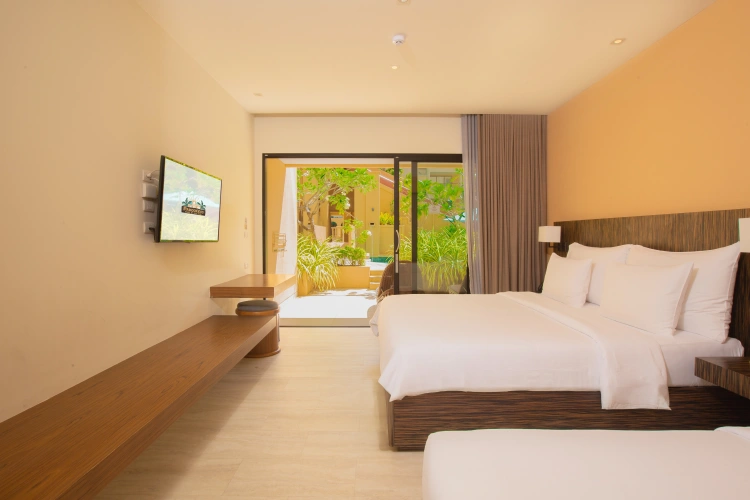 Deluxe Premier Pool Double room with balcony and with pool view