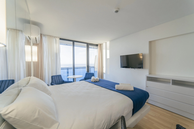 Eleven Way Host Apartment Hotel