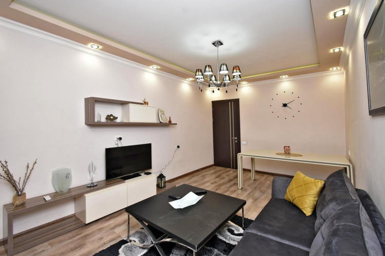 2-K. na Pr. Mashtotsa, Ma717 Flat