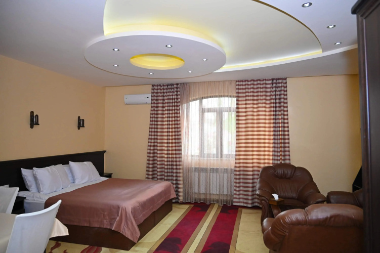 Mayisyan Kamurdj Hotel