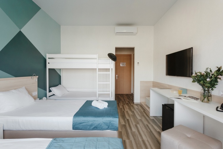 Economy Quadruple room