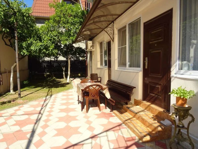 Leto Guest house