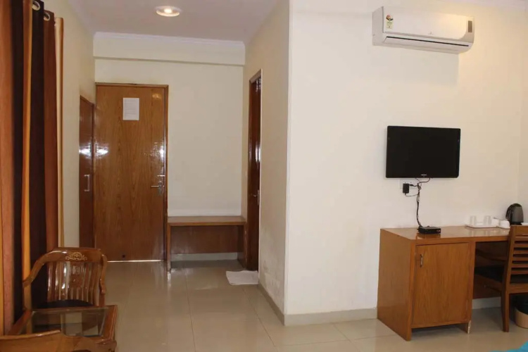 Casa Meera Hotel