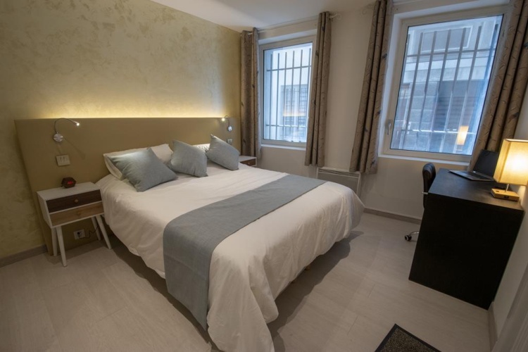 Marivaux Double Suite