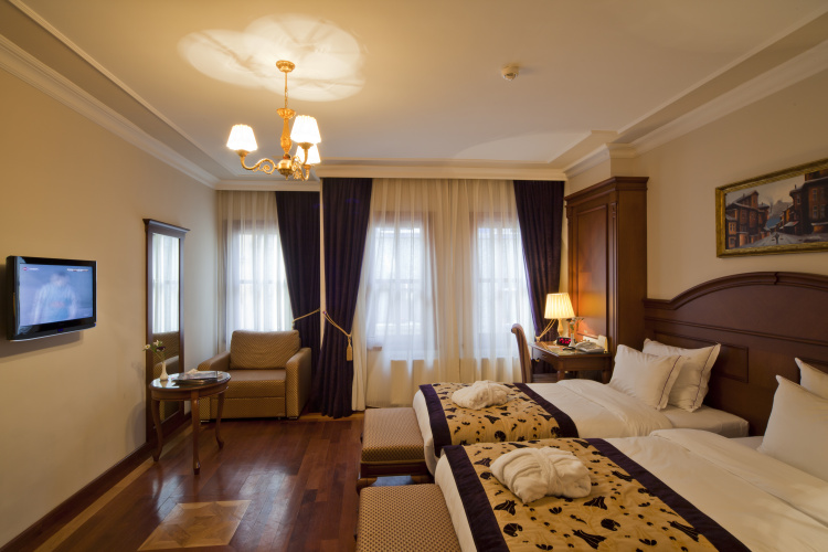 Quadruple Junior Suite