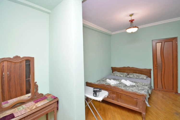 Trekhkomnatnaya v Tsentre Goroda Flat