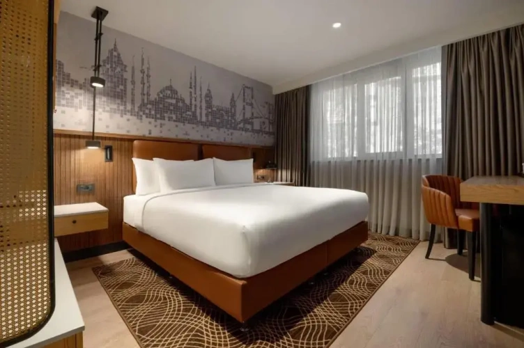 Deluxe Double room with city view