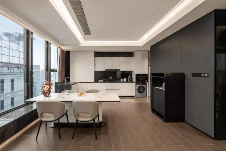 2 Bedrooms Family Suite with city view