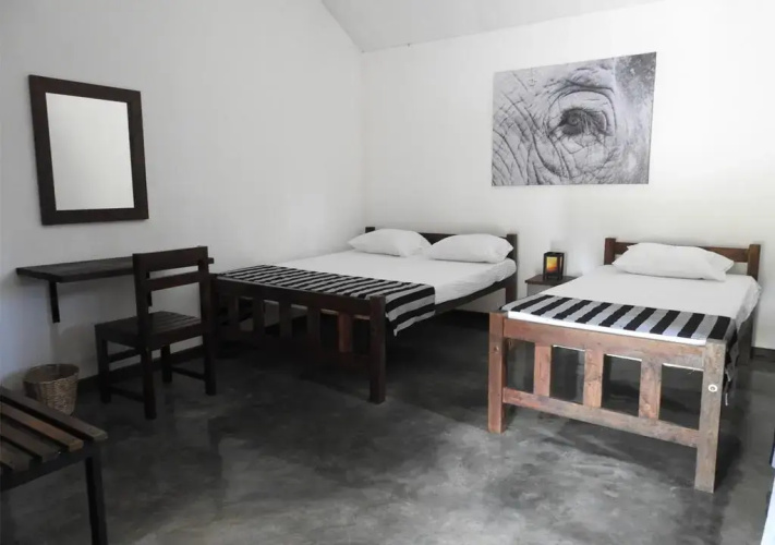 Elephant Pass Hotel