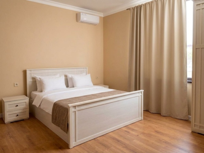 Standard Triple room with courtyard view