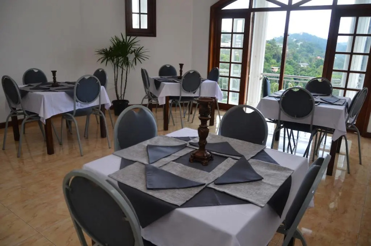 New Kandyan Crown By Yoho Hotel