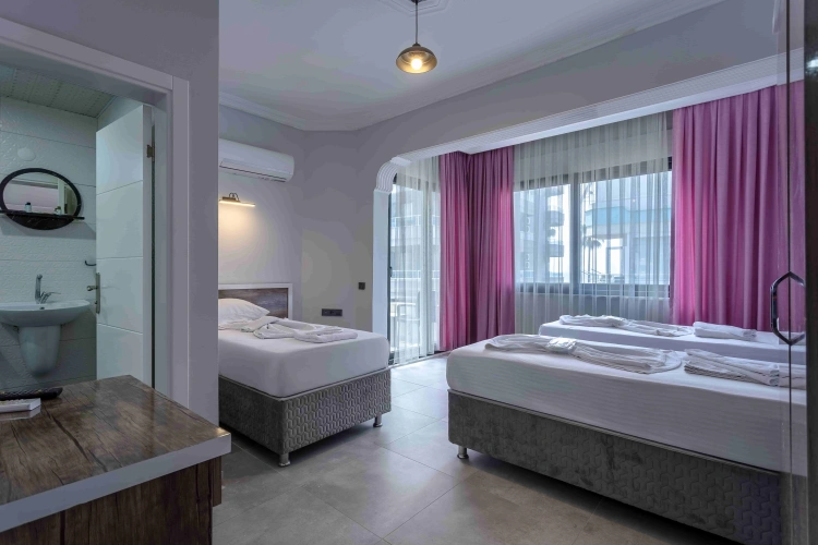 Standard Triple room with balcony