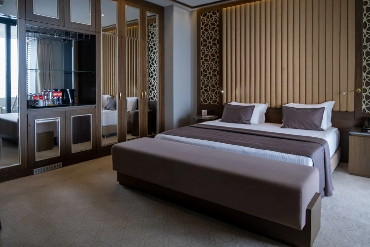 Family Master Suite with balcony