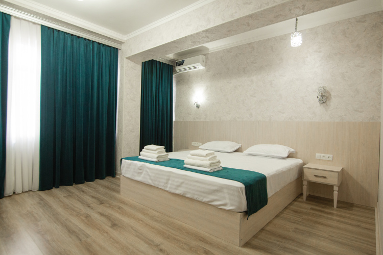 Superior Double room with city view