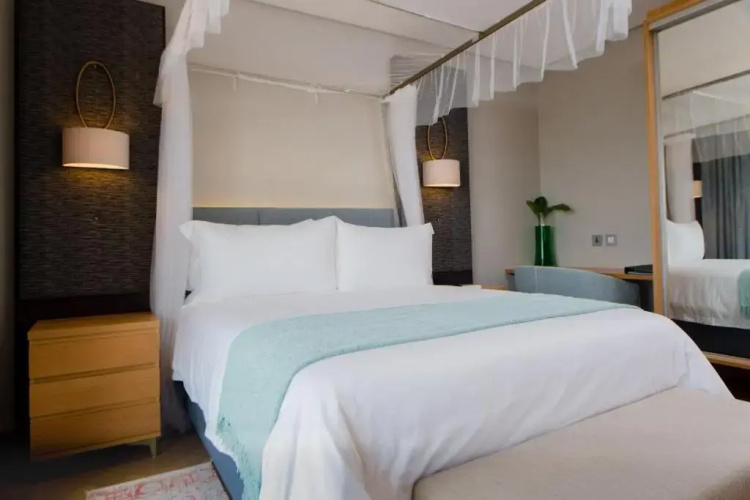 Sunbird Waterfront Hotel