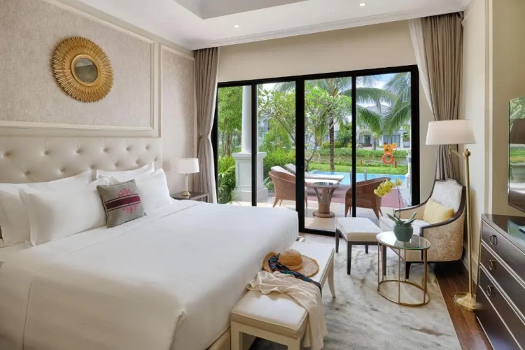 2 Bedrooms Villa with private pool with VinWonders & Safari Ticket