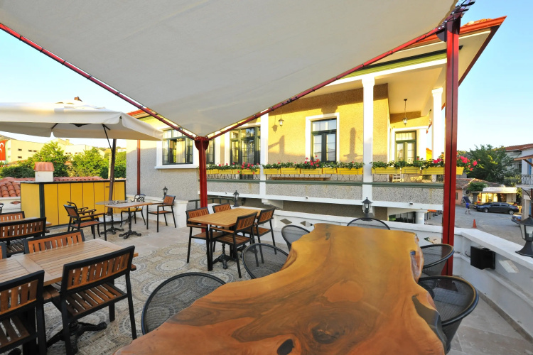 Funda Türe Mini-Hotel