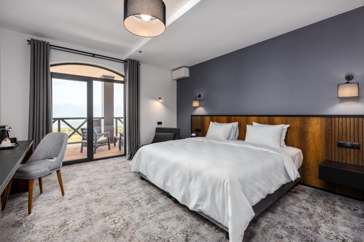 Superior Double room with balcony and with mountain view