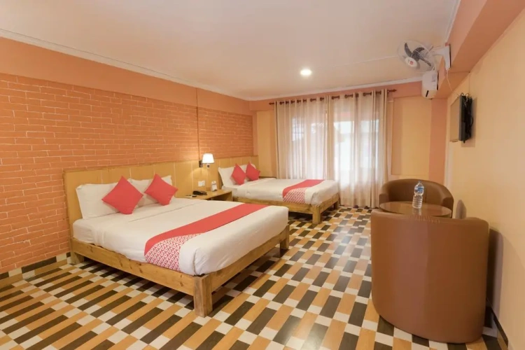 Standard Triple room