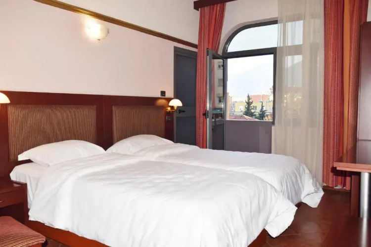 Elysee Hotel