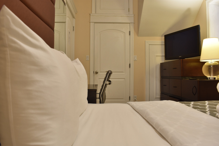 Chicagoland Guest house
