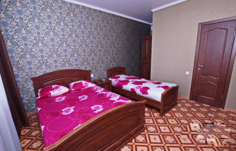 Standard Triple room with balcony