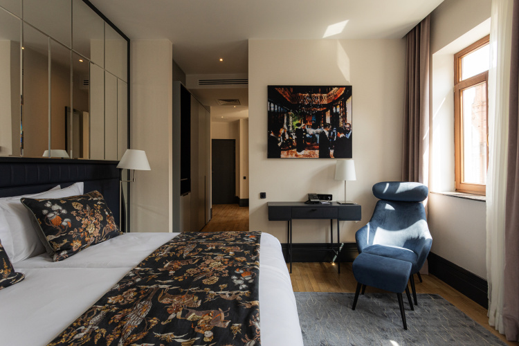 Superior Double Suite with city view