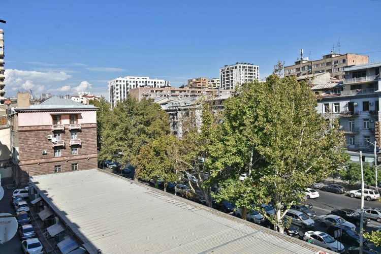 2-K. na Pr. Mashtotsa, Ma717 Flat