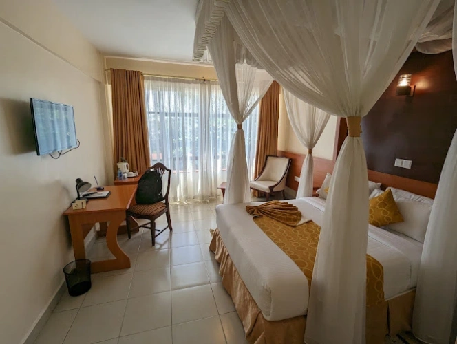 Executive Suite with balcony and with lake view