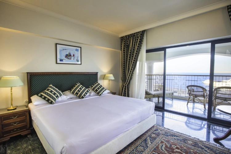 Executive Triple Suite with balcony and with sea view
