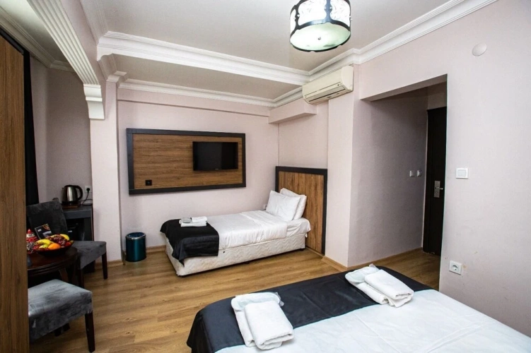 Standard Triple room