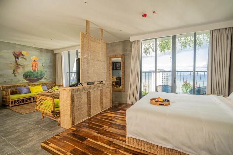 3 Bedrooms Sextuple Suite with balcony and with view